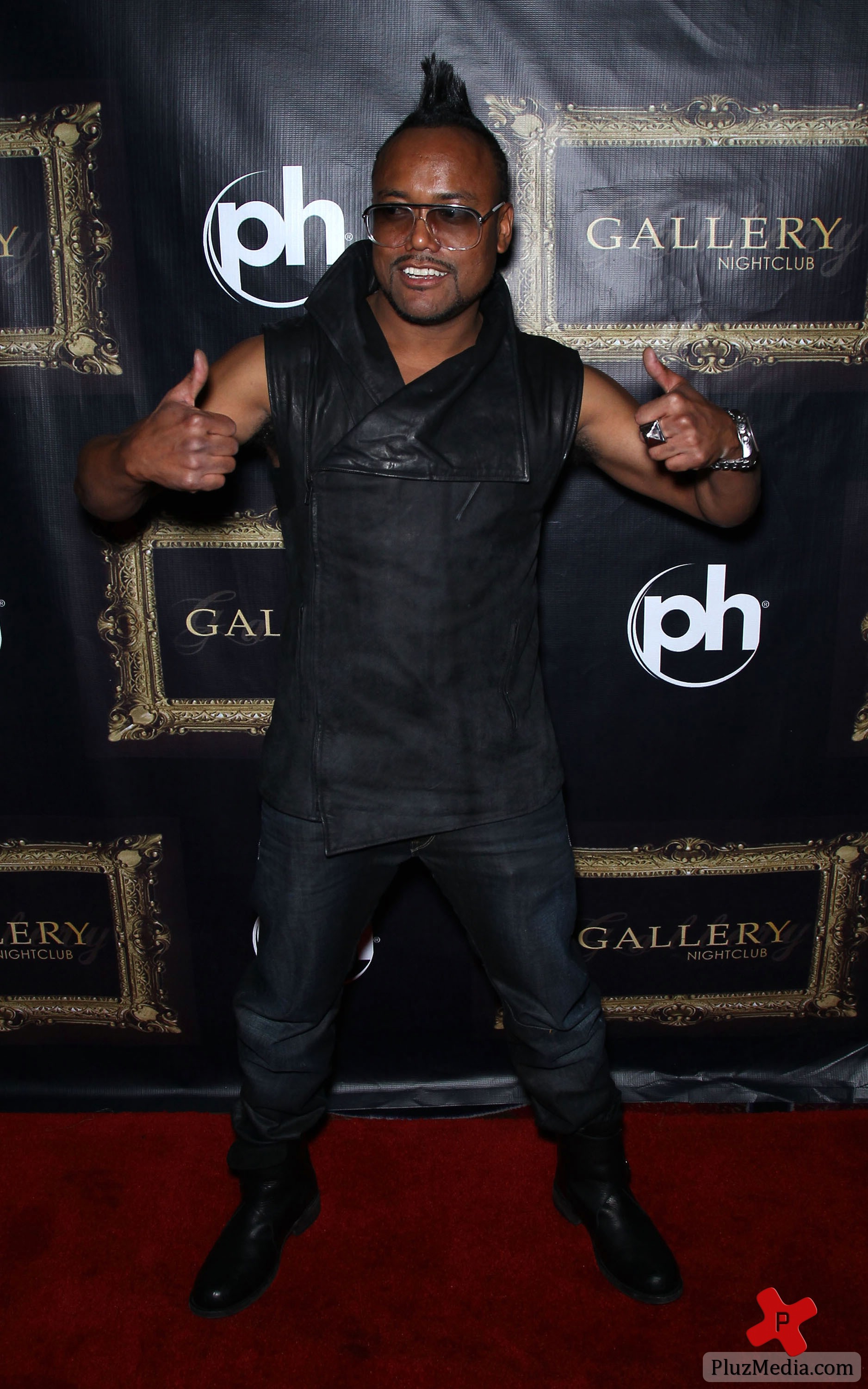 apl.de.ap arrives to perform at Gallery Nightclub | Picture 85700